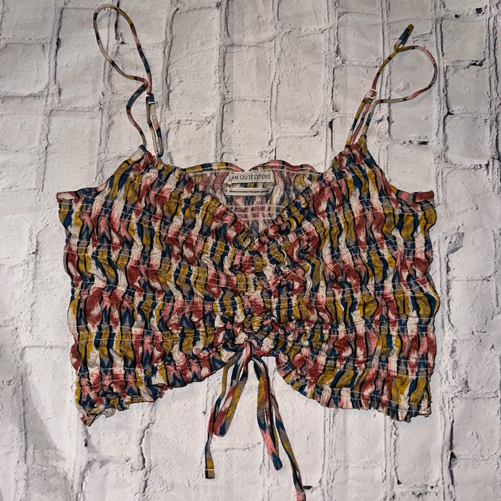 3/$15 💕Urban Outfitters ruched crop tank